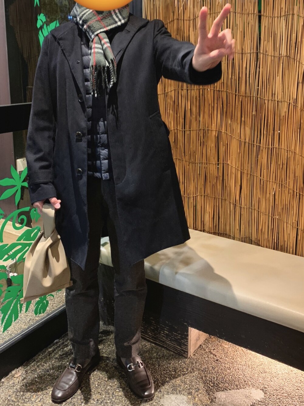「コンセプトコーデ」｜「TAKEO KIKUCHIのアイテム（トレンチコート、ブラック系）」を使った、TomoKiMaさん（メンズ・166cm）の冬コーディネートの1枚目の写真