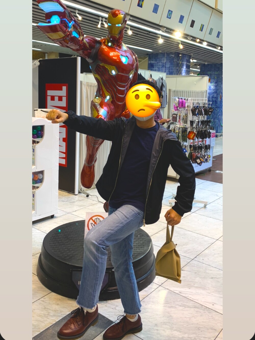 「オトナカジュアル、冬コーデ、お洒落さんとつながりたい」｜「Calvin Klein PLATINUMのアイテム（ナイロンジャケット、ブラック系）」を使った、TomoKiMaさん（メンズ・166cm）の冬コーディネートの1枚目の写真