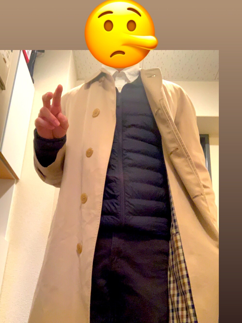 「きれいめカジュアル、シンプル、大人コーデ、キレイめ」｜「TOMMY HILFIGERのアイテム（シャツ/ブラウス、ホワイト系）」を使った、TomoKiMaさん（メンズ・166cm）の冬コーディネートの1枚目の写真