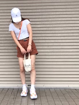 「ショート丈トップス」｜「アイテム（PC・スマホグッズ/家電）」を使った、scoさん（レディース・153cm）の夏コーディネート
