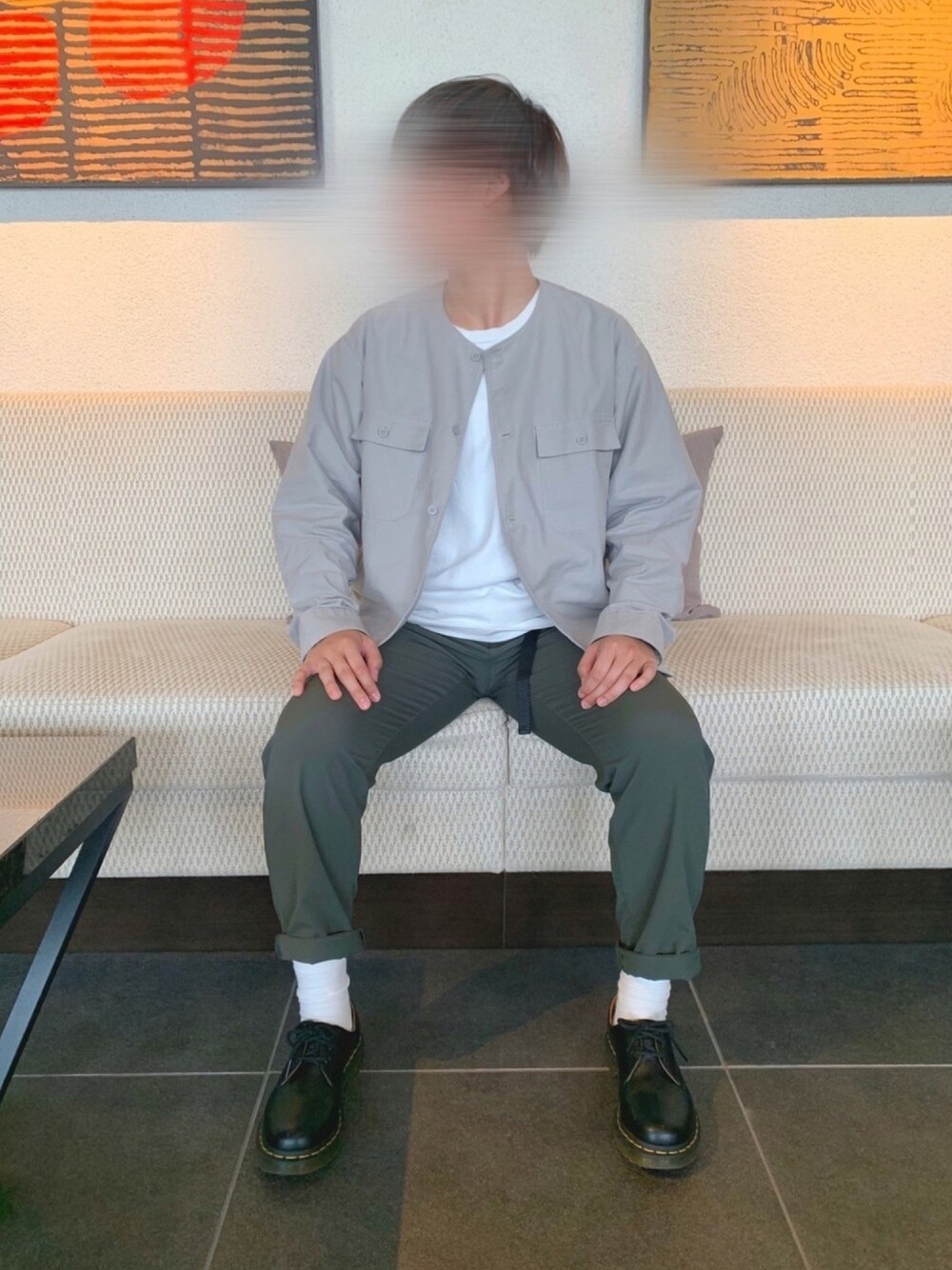 「シンプルコーデ、カジュアルコーデ、無印良品、Dr.Martens、carhartt、シャツスタイル」｜「無印良品のアイテム（ノーカラージャケット、グレー系）」を使った、湯さん（メンズ・160cm）の春コーディネートの1枚目の写真