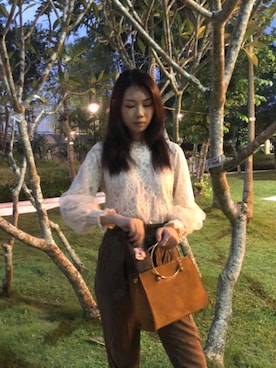 「通勤穿搭」｜「アイテム（スラックス）」を使った、Laverne_墨さん（レディース・168cm）の春コーディネート