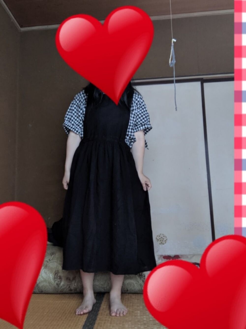 「低身長、ゆるコーデ、ギンガムチェックシャツ、Samansa Mos2」｜「Samansa Mos2のオーバーレースエプロンワンピース（ワンピース、ブラック系）」を使った、☆sachi0401☆さん（レディース・157cm）の夏コーディネートの1枚目の写真