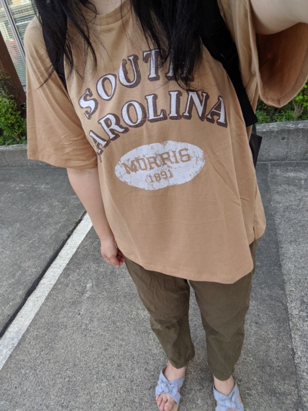 「Samansa Mos2、シンプルコーデ」｜「Samansa Mos2のロゴプリントラグランスリーブＴシャツ（Tシャツ/カットソー、ベージュ系）」を使った、☆sachi0401☆さん（レディース・157cm）の夏コーディネートの1枚目の写真