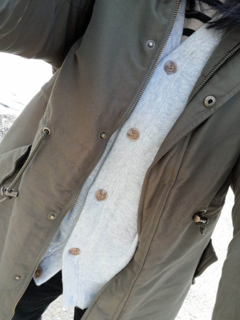 「今日のコーデ、Samansa Mos2、ボーダー」｜「Samansa Mos2のヘリンボーン裏毛Ｖネックカーディガン（Tシャツ/カットソー、グレー系）」を使った、☆sachi0401☆さん（レディース・157cm）の冬コーディネートの1枚目の写真