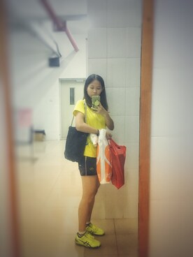 「アイテム（カーゴパンツ、イエロー系）」を使った、Q声shuoさん（レディース・161cm）の秋コーディネート