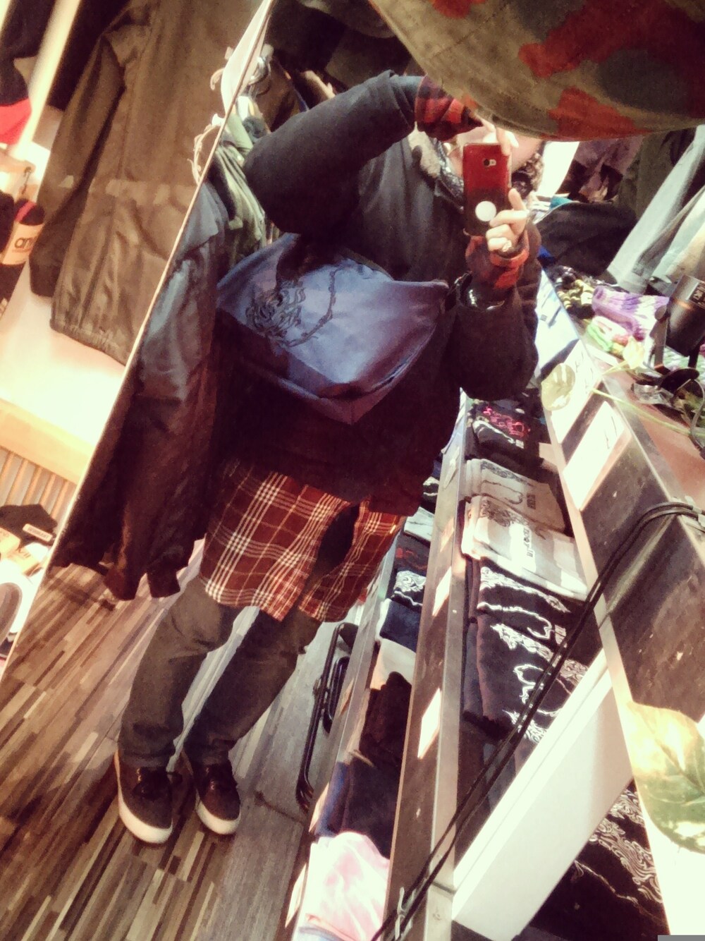「NIKE、MA-1、UNIQLO、MHL.、marimekko、INGNI、murua、UGG、nano・universe、imvely」｜「BLACK CAT　パーカー（パーカー、ブラック系）」を使った、愛知　BLACKCATヒロさん（メンズ・168cm）の冬コーディネートの1枚目の写真