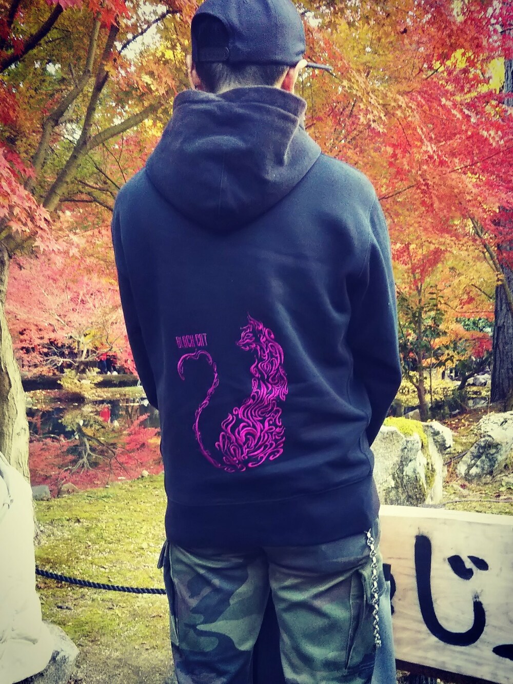 「black、ブラック、パーカー、刺繍、パープル、ネコ、winter、ネコ柄、おしゃれさんと繋がりたい、アーガイルパープル」｜「BLACKCATオリジナルパーカー（パーカー、ブラック系）」を使った、愛知　BLACKCATヒロさん（メンズ・168cm）の秋コーディネートの1枚目の写真