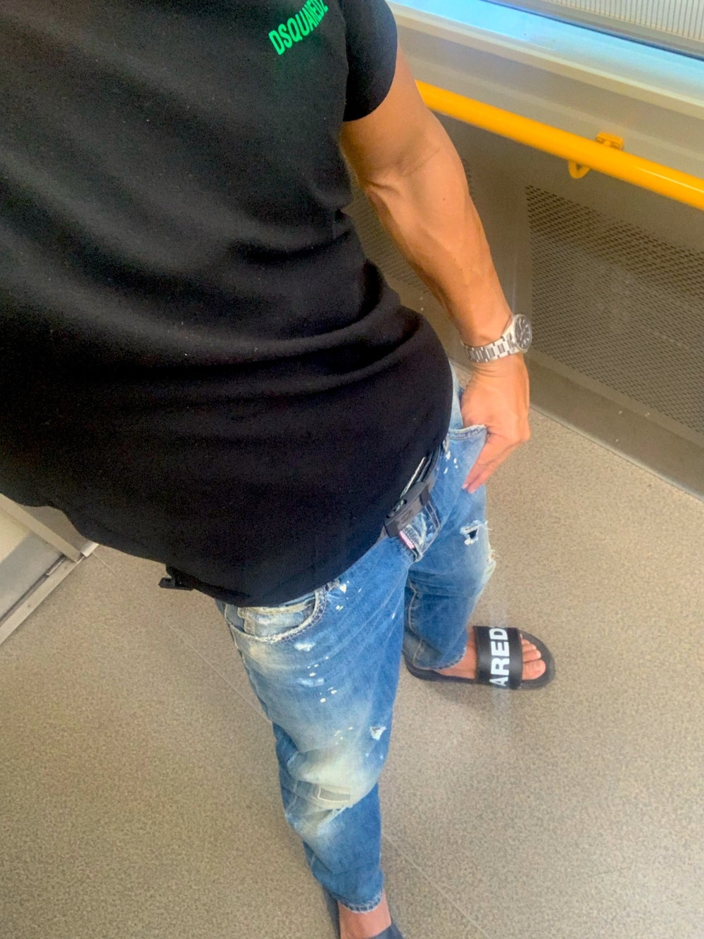 「秋コーデ、シンプル、おしゃれさんと繋がりたい、オトナカジュアル、黒、いいね、save、フォローお願いします🤑、秋服準備はじめました」｜「TAG Heuerのアイテム（アナログ腕時計、シルバー系）」を使った、たけすさん（メンズ・173cm）の秋コーディネートの1枚目の写真