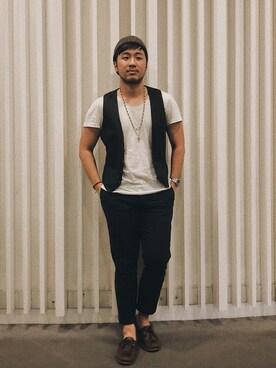 「PULL&BEAR（プルアンドベア）のアイテム（Tシャツ/カットソー）」を使った、Wenceslaus Zadokさん（メンズ・173cm）の夏コーディネート
