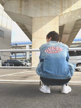 「Guess（ゲス）のアイテム（デニムジャケット、ブルー系）」を使った、正龍さん（メンズ）の冬コーディネート
