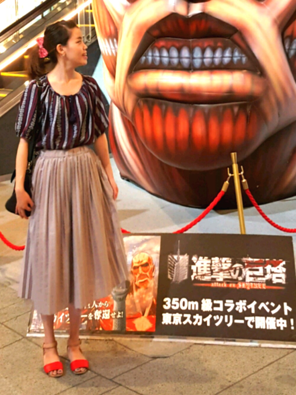 「シューラルー、プチプラ、ラフ、スカートスタイル、サンダル、夏コーデ、東京スカイツリー、さしいろ、カジュアルコーデ、ママコーデ」｜「DRESKIPのチュールプリーツリバーシブルスカート（スカート、グレー系）」を使った、H.AOBA♡さん（レディース・150cm）の夏コーディネートの1枚目の写真