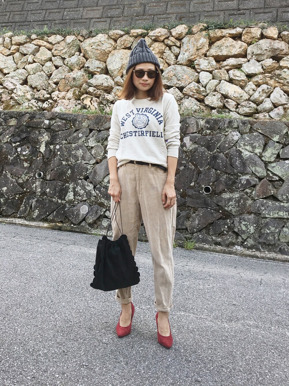 「秋コーデ、大人カジュアル、ニット帽、スウェット」｜「PLAIN CLOTHINGのケーブル編みニットキャップ【PLAIN CLOTHING】（ニットキャップ/ビーニー、グレー系）」を使った、moyooonnさん（レディース・152cm）の秋コーディネートの1枚目の写真