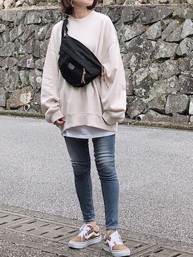 「AZUL by moussy（アズールバイマウジー）のA PERFECT DENIM COOL/A パーフェクトデニムクール（デニムパンツ）」を使った、moyooonnさん（レディース・152cm）の秋コーディネート