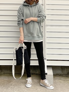 「アイテム（パーカー、グリーン系）」を使った、moyooonnさん（レディース・152cm）の冬コーディネート