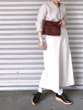 「アイテム（バングル/リストバンド）」を使った、豊田結花さん（レディース・156cm）の冬コーディネート