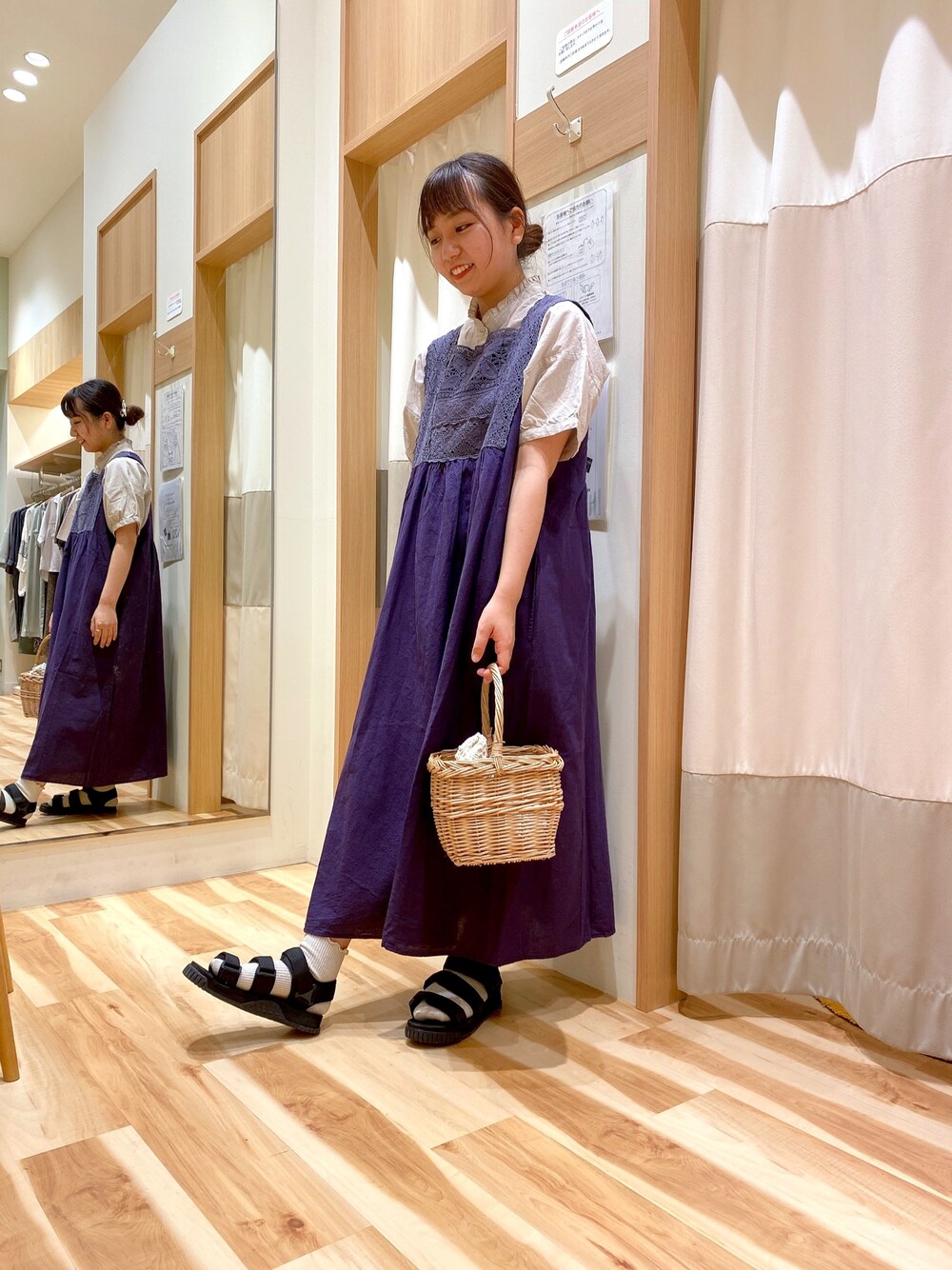 「Samansa Mos2の胸元レースノースリーブワンピース（ワンピース、パープル系）」を使った、りんさん（レディース・156cm）の夏コーディネートの1枚目の写真