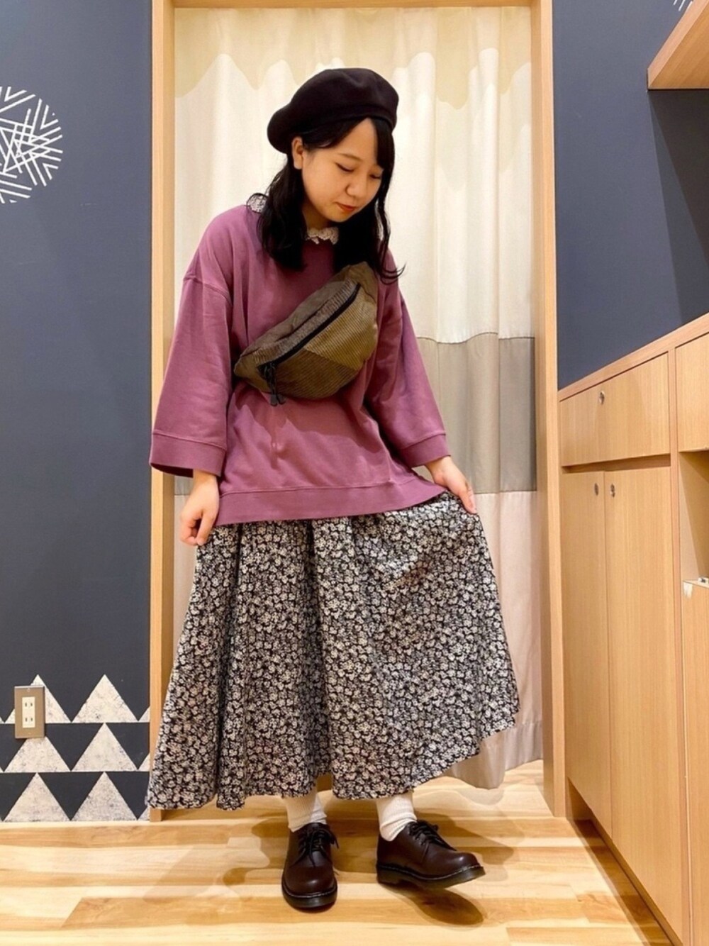 「Samansa Mos2、秋のコーデ、花柄スカート、ナチュラル」｜「Samansa Mos2のアイテム（トップス、ピンク系）」を使った、りんさん（レディース・156cm）の秋コーディネートの1枚目の写真
