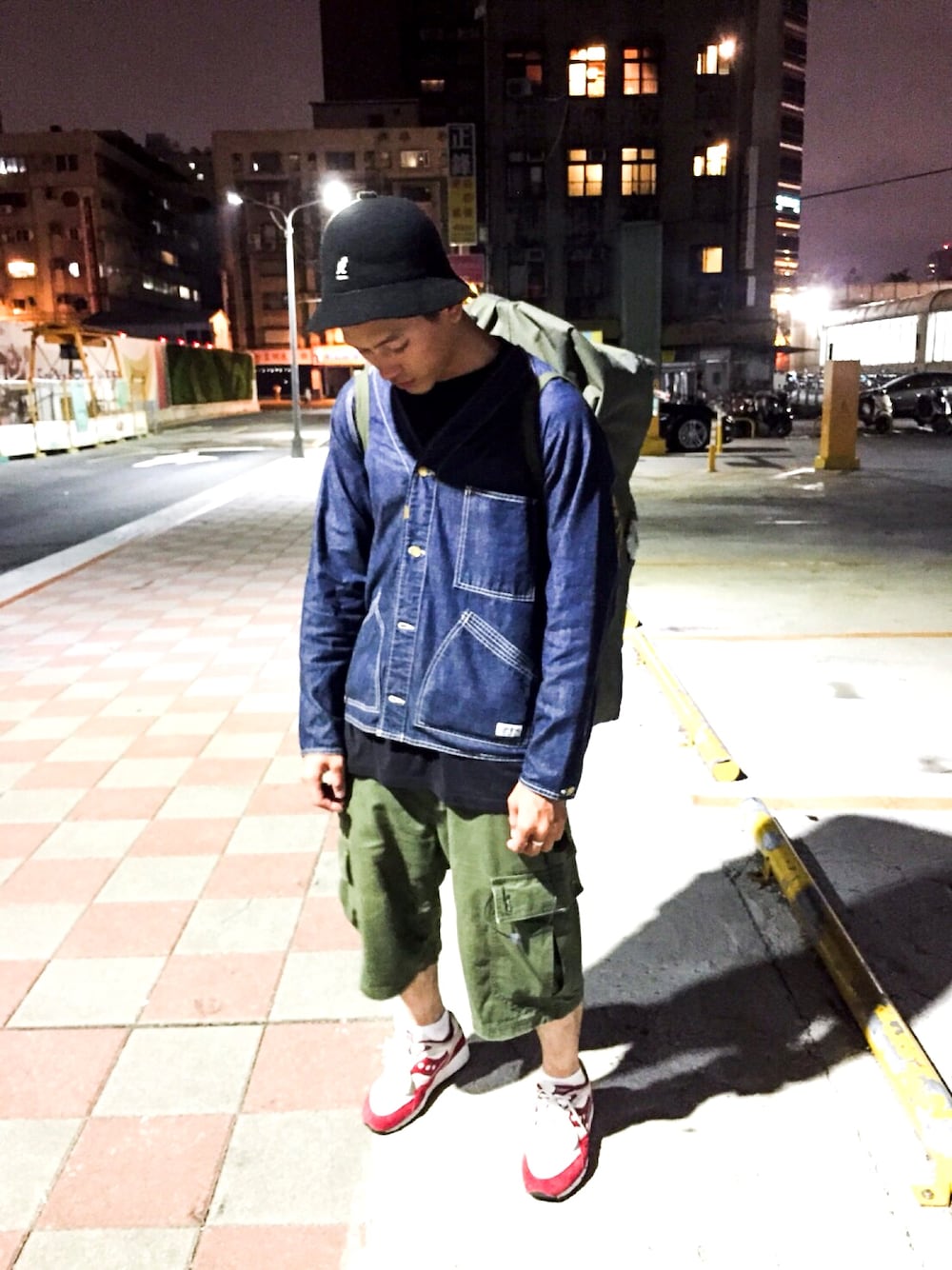 「KANGOL、abathingape、NIKE、NEIGHBORHOOD、vintage、saucony、egg、WEARBOOKエントリー」｜「KANGOLのユニセックス カンゴール バミューダカジュアル ハット KANGOL BERMUDA CASUAL（ハット、ブラック系）」を使った、連思博（EggEgg)さん（メンズ・176cm）の秋コーディネートの1枚目の写真