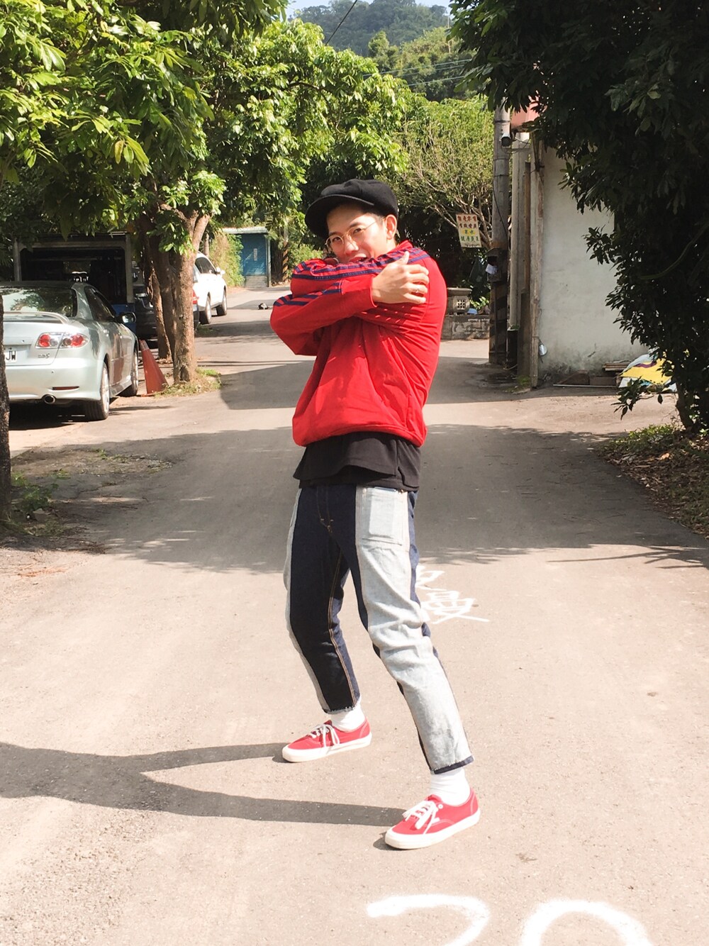「vintage、adidas、CAL O LINE、VANS、egg、WEARBOOKエントリー」｜「CAL O LINEのアイテム（その他パンツ、ブルー系）」を使った、連思博（EggEgg)さん（メンズ・176cm）の秋コーディネートの1枚目の写真