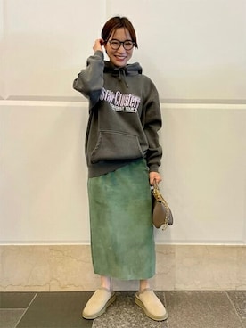 「ロゴパーカー」｜「アイテム（スリッポン）」を使った、yasumotoさん（レディース・159cm）の冬コーディネート