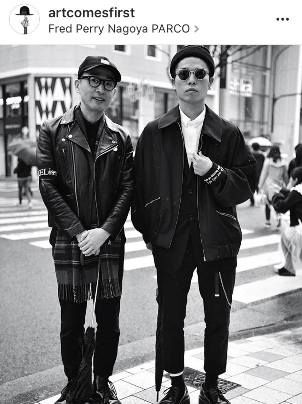 「soeのSOUTIEN COLLAR BOMBER / ステンカラーボンバージャケット（ブルゾン、ブラック系）」を使った、村瀬達也さん（メンズ・170cm）の春コーディネートの1枚目の写真