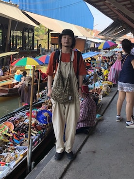 「ショルダーバック」｜「アイテム（オールインワン・サロペット）」を使った、Takuyaさん（メンズ・176cm）の冬コーディネート