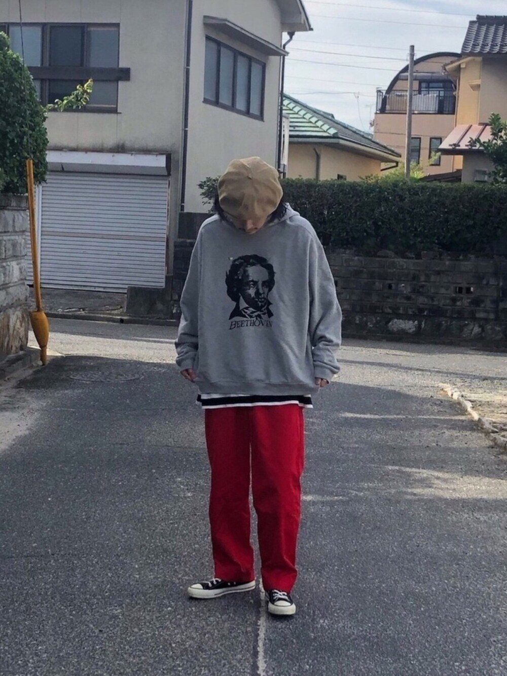 「ootd、レイヤードスタイル、racal、キャスケット、YSTRDY's TMRRW、YOUNG & OLSEN The DRYGOODS STORE、ボーダーカットソー、e.sen、converse、allstar」｜「RACALのKN 8Panel Beret Casket / KN 8パネルベレーキャスケット（キャスケット、ベージュ系）」を使った、Takuyaさん（メンズ・176cm）の秋コーディネートの1枚目の写真
