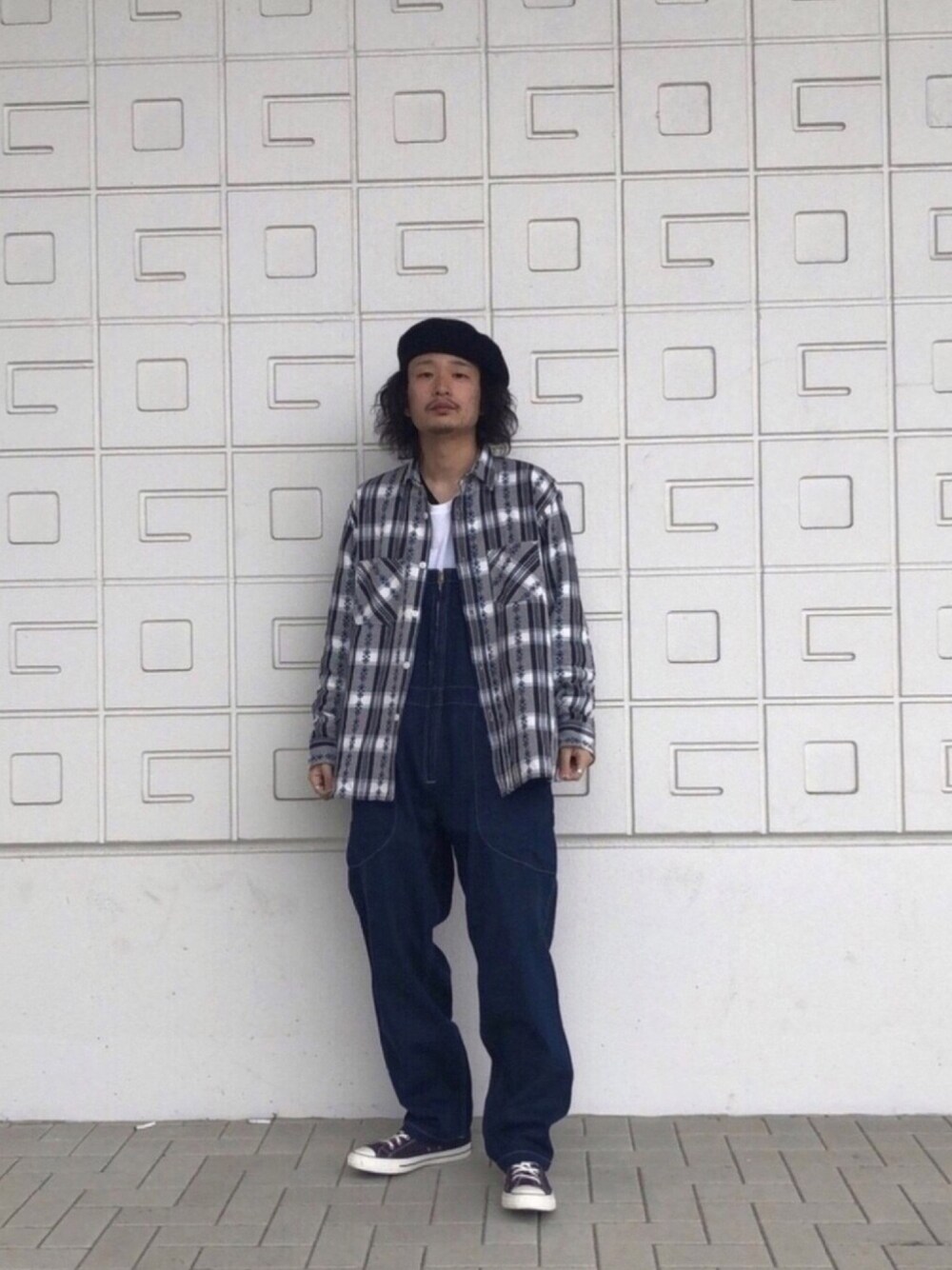 「ootd、レイヤードスタイル、mighty shine、ベレー帽、YSTRDY's TMRRW、チェックシャツ、THE UNION、オーバーオール、CONVERSE ADDICT、allstar」｜「Mighty Shineのmko8805-PAINTER バスクベレー（ハンチング/ベレー帽、ブラック系）」を使った、Takuyaさん（メンズ・176cm）の秋コーディネートの1枚目の写真