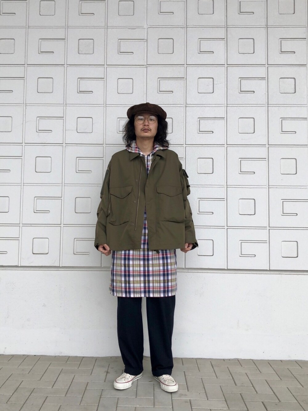 「ootd、レイヤードスタイル、winnercap、キャスケット、DAIWAPIER39、ENGINEERED GARMENTS、フードシャツ、YSTRDY's TMRRW、converse、allstar」｜「WINNER CAPのアイテム（キャスケット、ブラウン系）」を使った、Takuyaさん（メンズ・176cm）の春コーディネートの1枚目の写真
