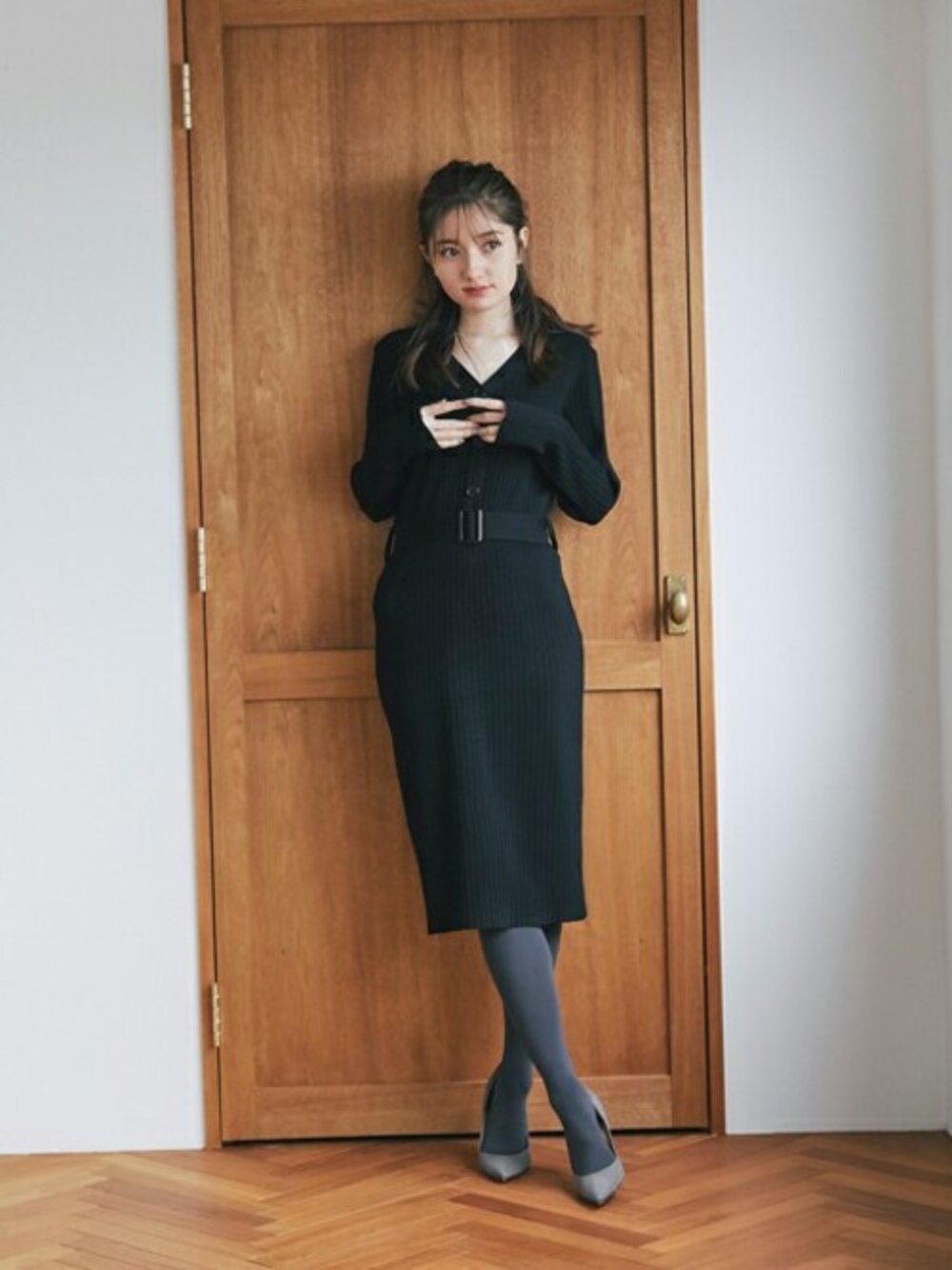 「ブラック、ニットワンピース、プチプラ、フェミニン、リブニット、tocco、大人ガーリー、大人かわいい、toccocloset、私の推しブランド」｜「tocco closetの【ZOZO限定】ベルト付きヘンリーネックリブニットワンピース（ワンピース、ブラック系）」を使った、tocco closet_zozotownさん（レディース・163cm）の冬コーディネートの1枚目の写真