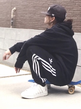 youkiさんの「WEB限定 adidas/アディダス SST TRACK PANTS/CW1275/トラックパンツ」を使ったコーディネート