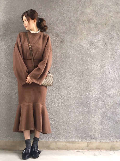 モードな巻きスカートが今旬