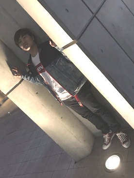 「Levis」｜「アイテム（スウェット）」を使った、Taurus8thさん（メンズ・169cm）の春コーディネート