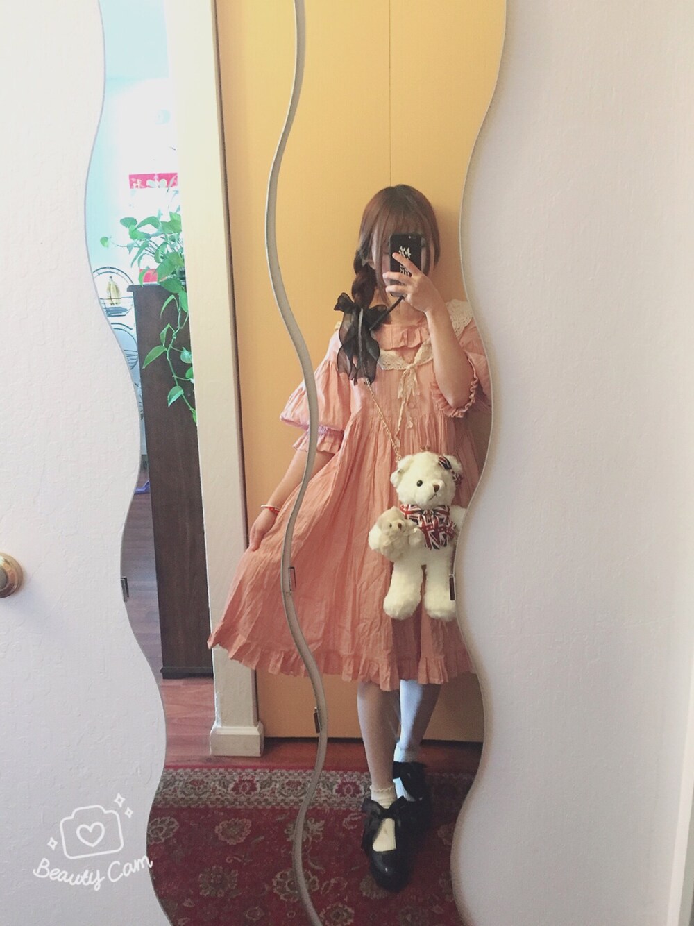 「Akane-Aloisのアイテム（ワンピース、ピンク系）」を使った、团さん（レディース・150cm）の秋コーディネートの1枚目の写真