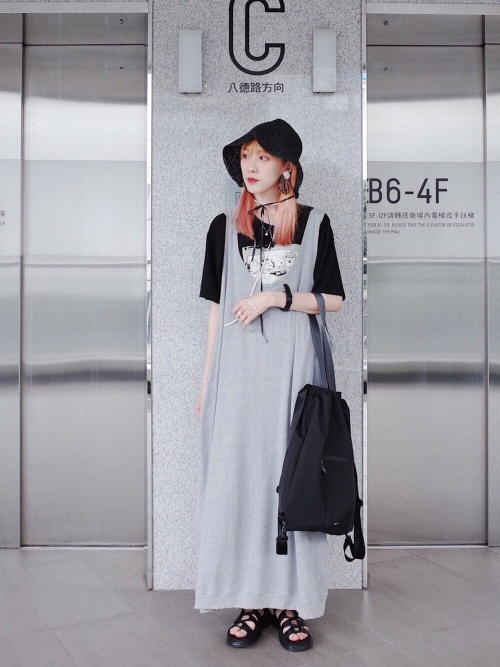 「Topologie、UNIQLO、Dr.Martens、BEAMS BOY、ootd、ootdtw、outfit、夏コーデ、夏、Taiwan」｜「IG @apshihのアイテム（その他、ホワイト系）」を使った、Shih シイ🐰さん（レディース・164cm）の秋コーディネートの1枚目の写真
