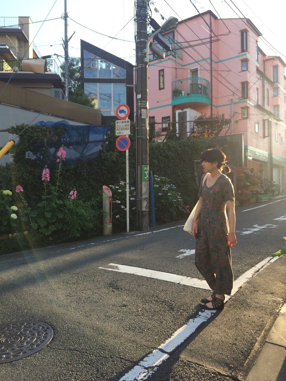 「DEPTのアイテム（つなぎ/オールインワン、その他）」を使った、茉以さん（レディース・165cm）の夏コーディネートの1枚目の写真