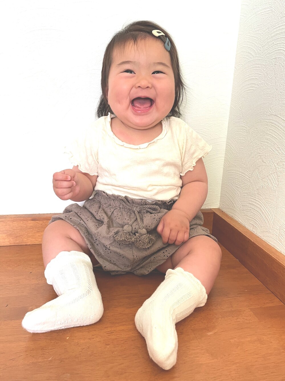「Birthdayのアイテム（トップス、ベージュ系）」を使った、you.さん（キッズ・70cm）の夏コーディネートの1枚目の写真