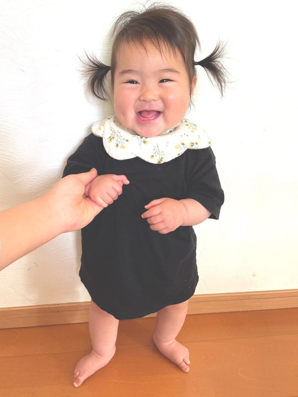 「Handmadeのアイテム（スタイ/よだれかけ、イエロー系）」を使った、you.さん（キッズ・70cm）の夏コーディネートの1枚目の写真
