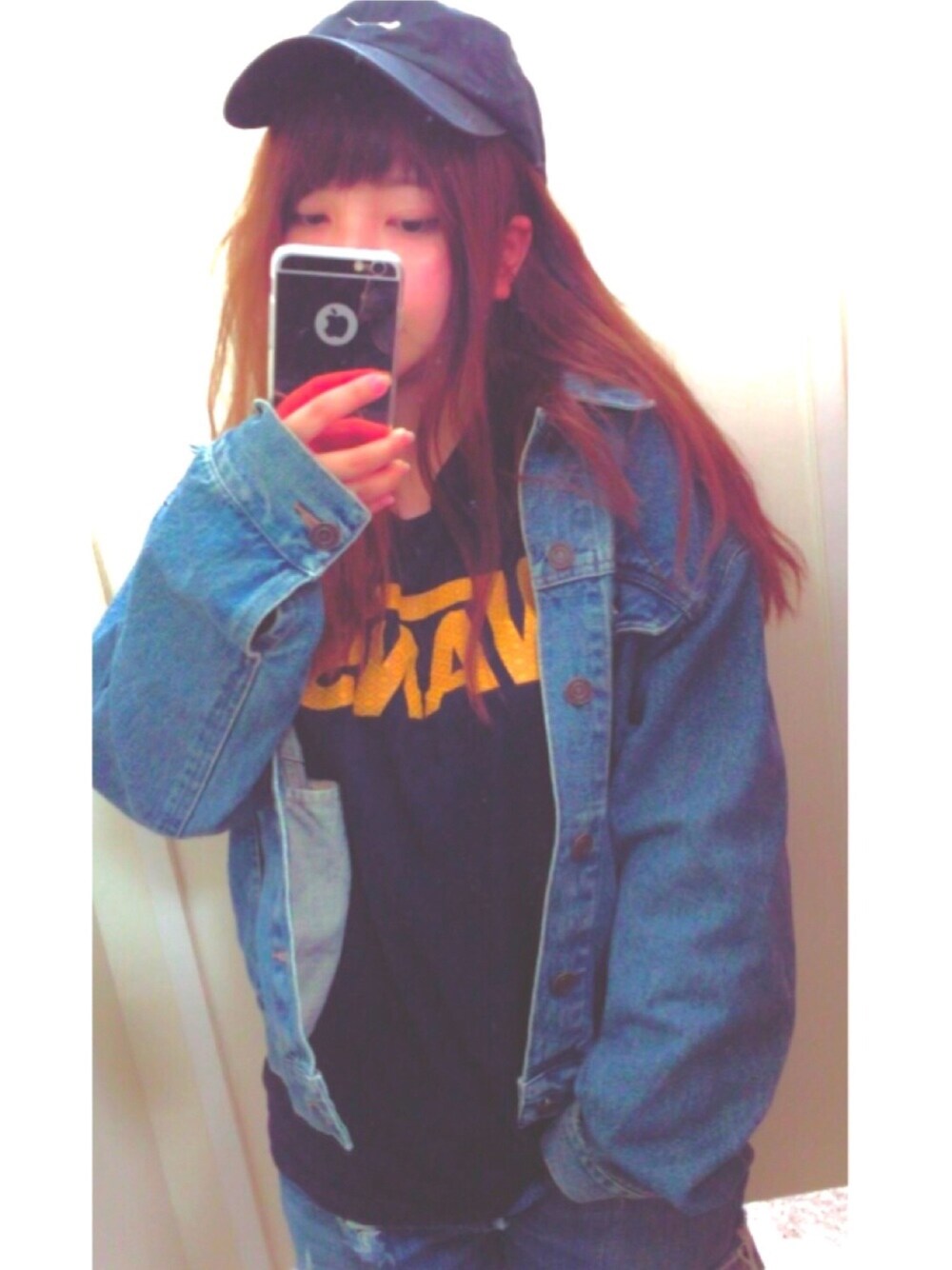 「ジャケット、ナイキ、バンズ、デニムオンデニム、デニムジャケット、黒」｜「VANSのアイテム（Tシャツ/カットソー、ブラック系）」を使った、ななさん（レディース・146cm）の夏コーディネートの1枚目の写真