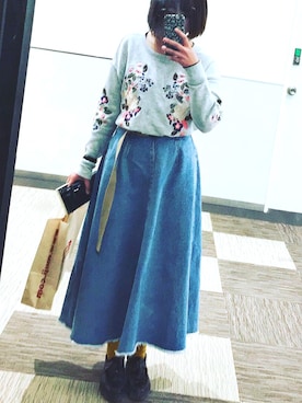 「PAGEBOY（ページボーイ）のデニムフレアマキシスカート（デニムスカート、ブルー系）」を使った、MOEさん（レディース・158cm）の秋コーディネート