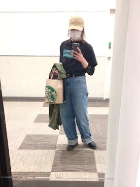 「UNIQLO（ユニクロ）のハイライズワイドストレートジーンズ（デニムパンツ）」を使った、MOEさん（レディース・158cm）の春コーディネート