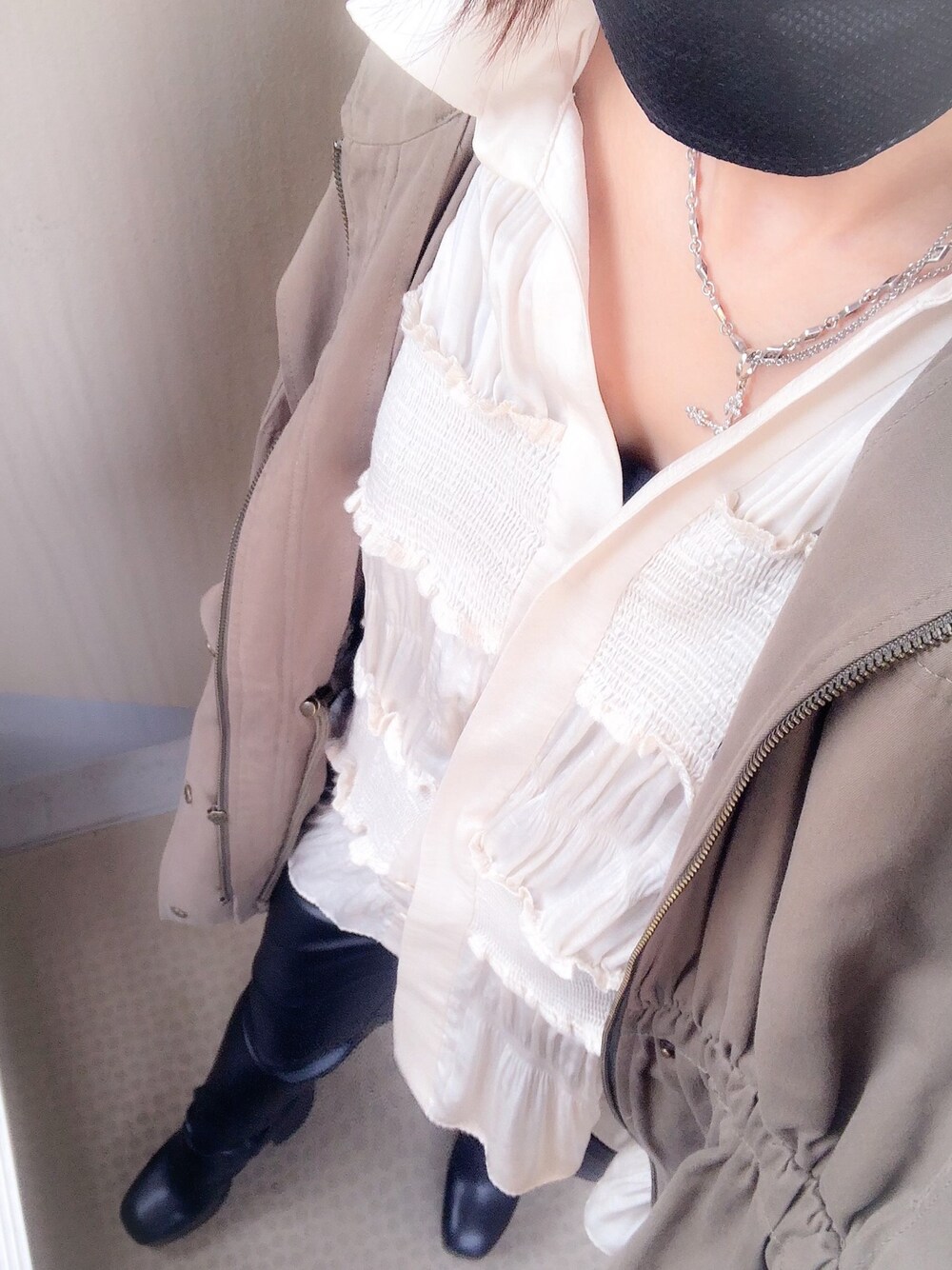 「今日のコーデ、オトナカジュアル、AMERI、ZARA」｜「AmeriのSHIRRING PLEATS BLOUSE（シャツ/ブラウス、ホワイト系）」を使った、rumiさん（レディース・162cm）の春コーディネートの1枚目の写真