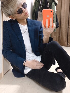 「LIDNM（リドム）のiSKOハイストレッチスキニー（デニムパンツ、ブラック系）」を使った、śhuさん（メンズ・173cm）の春コーディネート