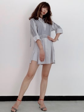 「アイテム（シャツワンピース、シルバー系）」を使った、MollyHaiさん（レディース・168cm）の秋コーディネート