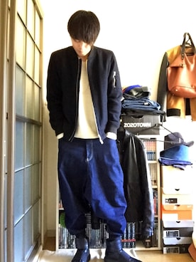 「ONE DAY KMC （ワンデイケーエムシー）のアイテム（スニーカー）」を使った、Y-sukeさん（メンズ・173cm）の冬コーディネート