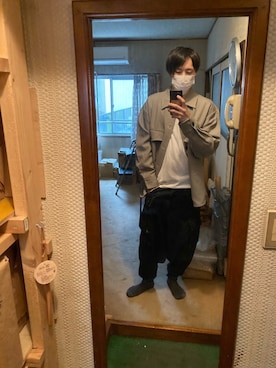 「glamb（グラム）のアイテム（カーゴパンツ）」を使った、Y-sukeさん（メンズ・173cm）の秋コーディネート