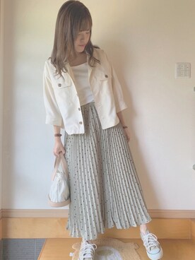 「アイテム（ミリタリージャケット、ホワイト系）」を使った、ゆかさん（レディース・164cm）の春コーディネート