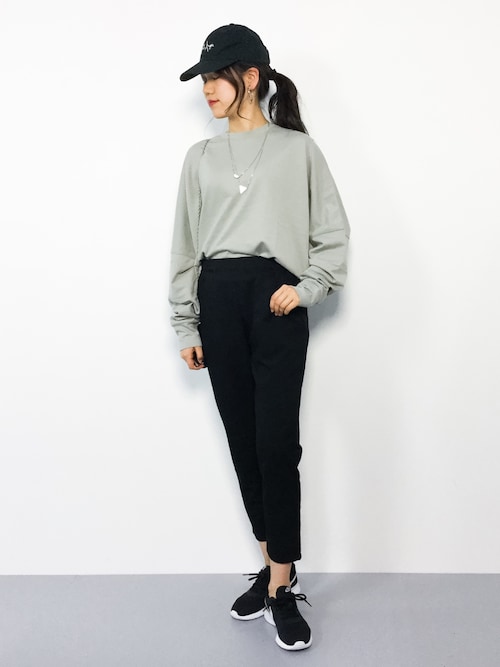 「ラフ」|搭配t恤的女性時尚穿搭總 