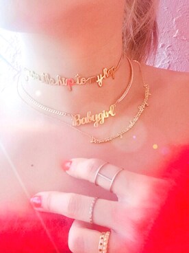 「VIA BUS STOP（ヴィアバスストップ）のアイテム（アクセサリー）」を使った、濱内奈々子 さん（レディース・164cm）の冬コーディネート